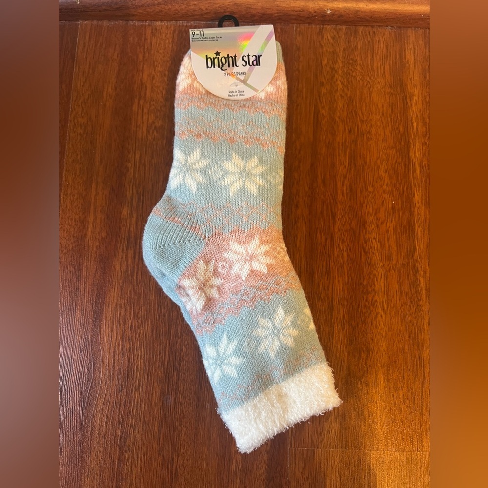NWT Bright Star women’s fuzzy socks